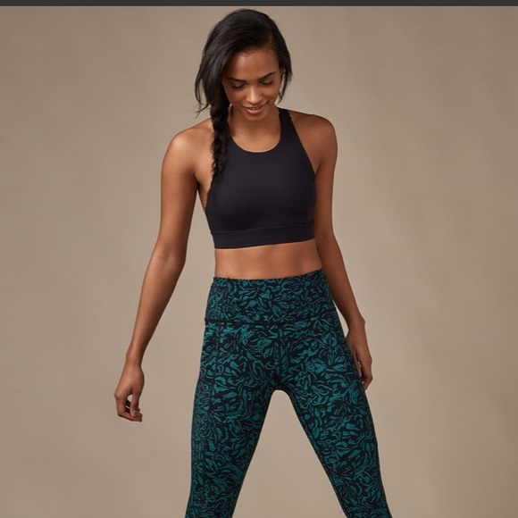 Lululemon Fast and Free Sports Bra - Picture 2 of 9